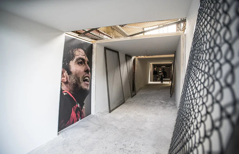 Adidas-Look bis ins Detail – Konturschnitt für Adidas in Berlin