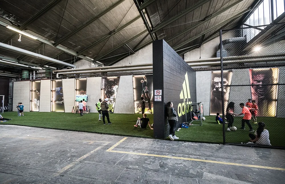 Digitaldruck-Produktion – Location Branding für Adidas in Berlin