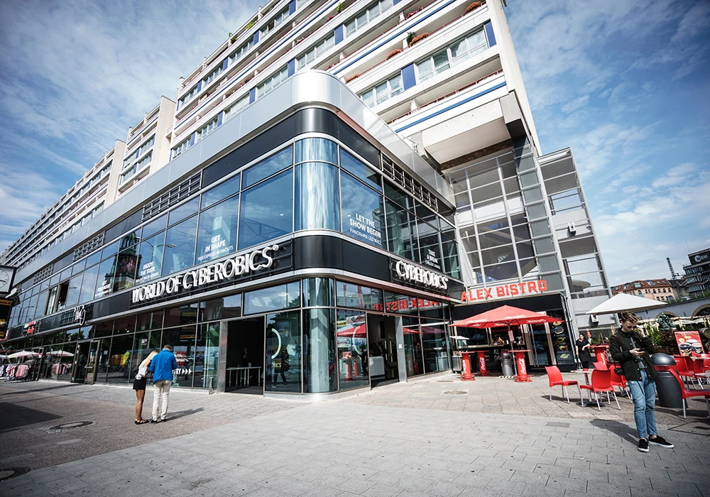 Außenansicht der World of Cyberobics in Berlin